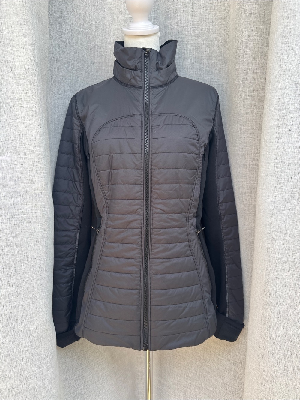 Lululemon First Mile quilted running jacket in black high collar front zipper